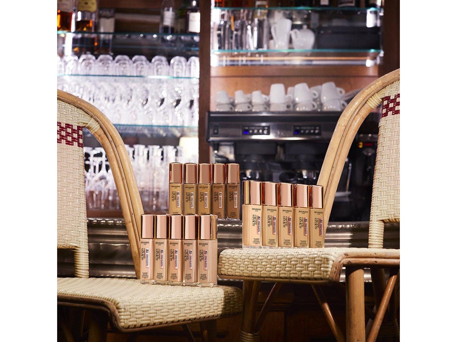 Bourjois Always fabulous 24hrs foundation SPF20  - No. 125 Ivory Bourjois Always fabulous 24hrs foundation SPF20  - No. 125 Ivory